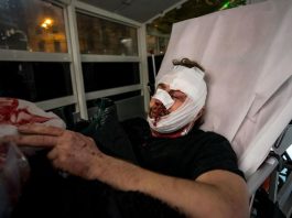 Marches des Libertés - un photographe syrien blessé à coups de matraque par la police