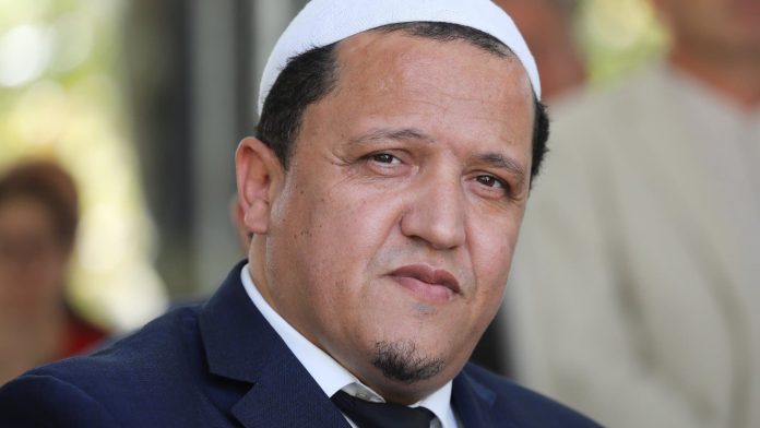« Un benêt ânonnant des mots convenus » Hassen Chalghoumi dépose plainte contre Ghaleb Bencheikh 