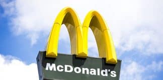 Va nettoyer les toilettes ! - Hager Barkous, responsable d'un McDo, humiliée puis licenciée