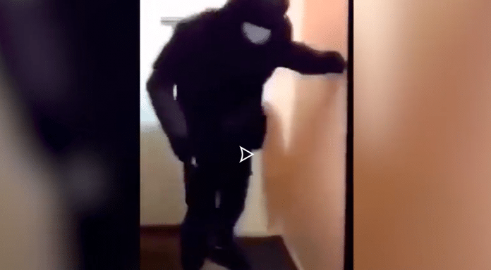 Besançon un homme criblé de balles, les tireurs se filment et diffusent la vidéo sur internet - VIDEO