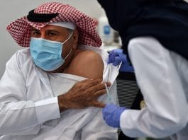 Des savants musulmans se préoccupent du statut halal du vaccin COVID-19