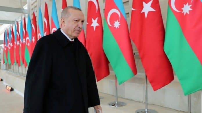 «Il n’a pas encore appris ce qu’est la politique» : Erdogan humilie de nouveau Macron