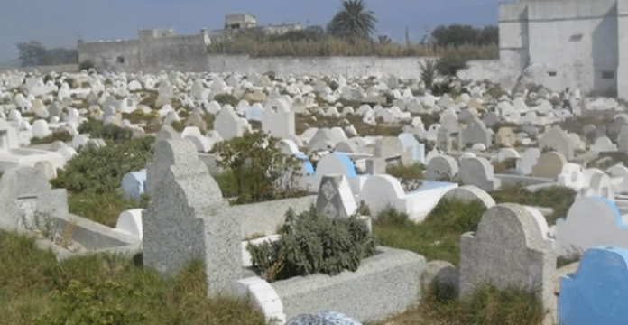 Maroc : Une mère prise en flagrant délit de sorcellerie auprès de la tombe de son enfant