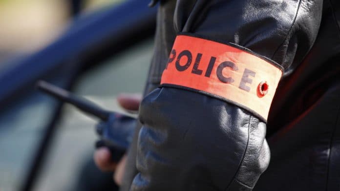 Paris - un policier impliqué dans un veste trafic de voitures volées