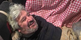 Perpignan - un homme de 300 kg, bloqué chez lui des mois, évacué par une grue - VIDEO2 (1)