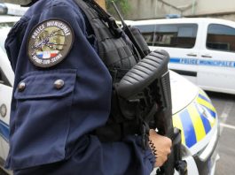 Saint-Denis - la police municipale autorisée à porter des pistolets semi-automatiques