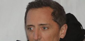 Surpris, Gad Elmaleh apprend que son grand-père était marié à deux femmes