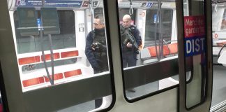 Un individu armé d'un pistolet agresse un passager dans le métro lyonnais