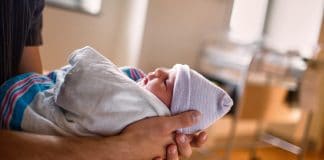 Un marché aux bébés pour couples homosexuels à Bruxelles