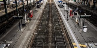 Adil meurt en prenant un selfie mortel sur le toit d’un train
