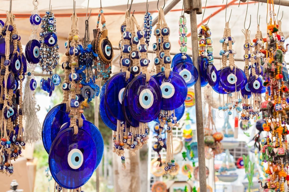 Les savants turcs condamnent l'utilisation des célèbres amulettes bleues  contre « le mauvais oeil »