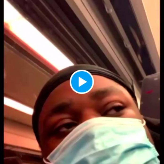« Tous les noirs se ressemblent ! » un contrôleur de train raciste agresse un usager - VIDEO