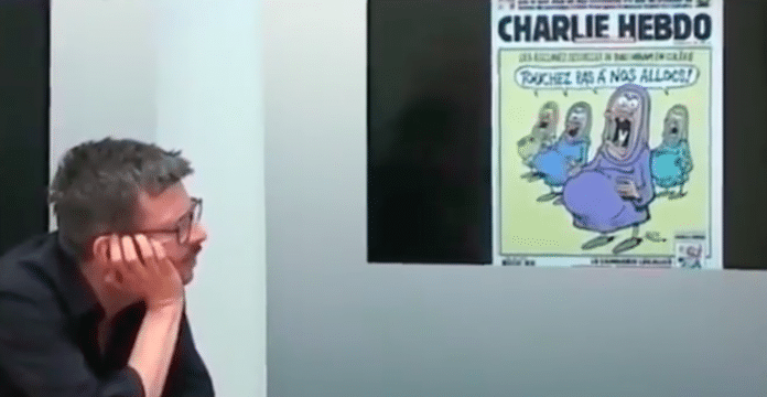 « Mais pourquoi on a fait ça ? » confronté aux caricatures islamophobes, un dessinateur de Charlie Hebdo est gêné - VIDEO