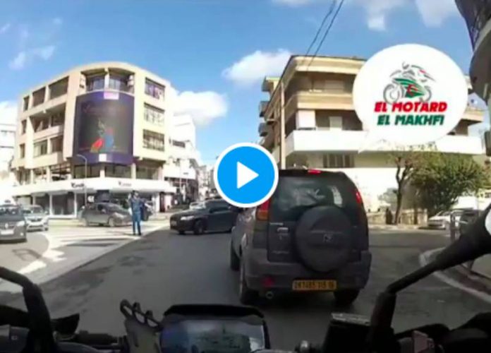 Algérie un chauffard traîne un policier sur plusieurs mètres avant de l’éjecter - VIDEO