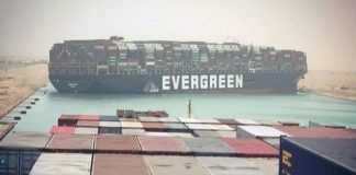 Egypte - le canal de Suez bloqué par un énorme porte-conteneur 