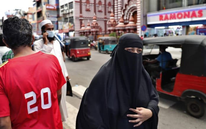 Le Sri Lanka va interdire la burqa et fermer 1000 écoles islamiques