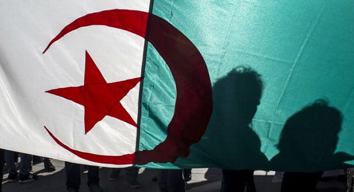 L’Algérie prévoit une loi sur la déchéance de nationalité pour les Algériens de l’étranger