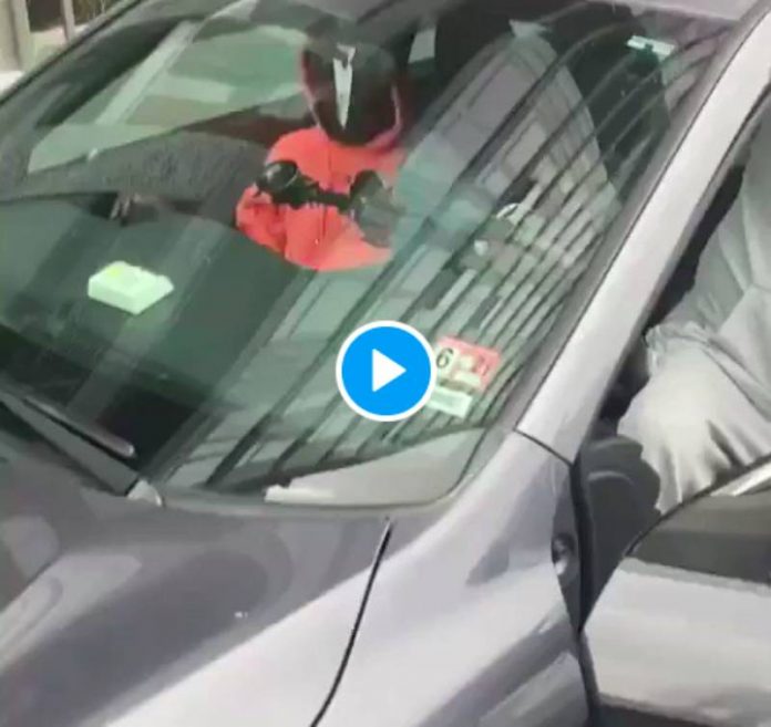Mohammad, chauffeur Uber Eats, trouve la mort après une tentative de carjaking filmée - VIDEO
