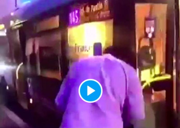 Noisy-le-Sec un homme immole par le feu une passagère dans un bus - VIDEO