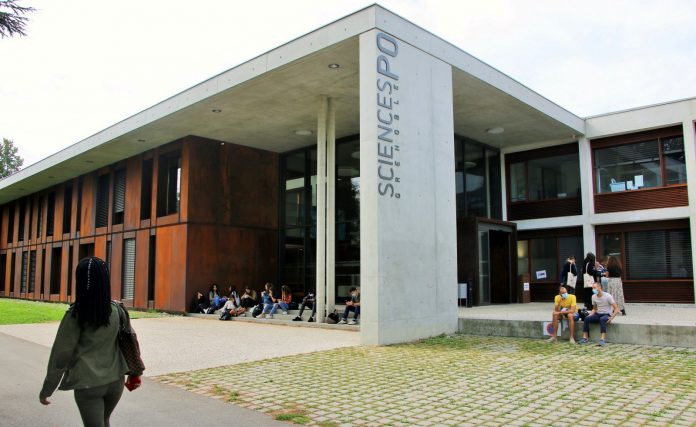 Sciences Po Grenoble - des étudiants affichent les noms de professeurs accusés islamophobie