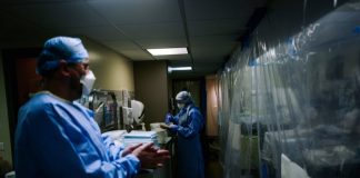 Un médecin légiste demande un audit, car les personnes qui se sont rétablies il y a 9 mois comptent comme des décès dus au COVID-19.