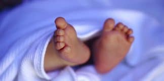 Un père casse 12 côtes à son bébé de 10 jours pour qu’il cesse de pleurer