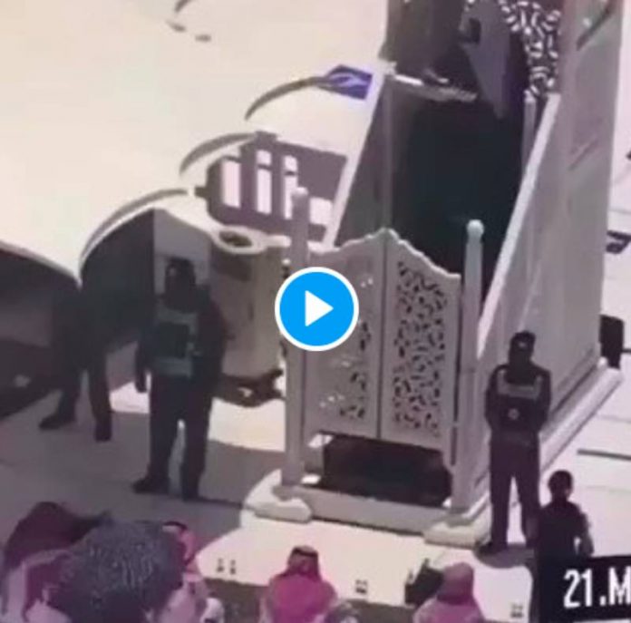 La Mecque un homme armé tente d'attaquer l'imam de La Grande Mosquée  - VIDEO