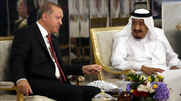 Tayyip Erdogan s’entretient avec le roi Salman au sujet des relations bilatéralesTayyip Erdogan s’entretient avec le roi Salman au sujet des relations bilatérales
