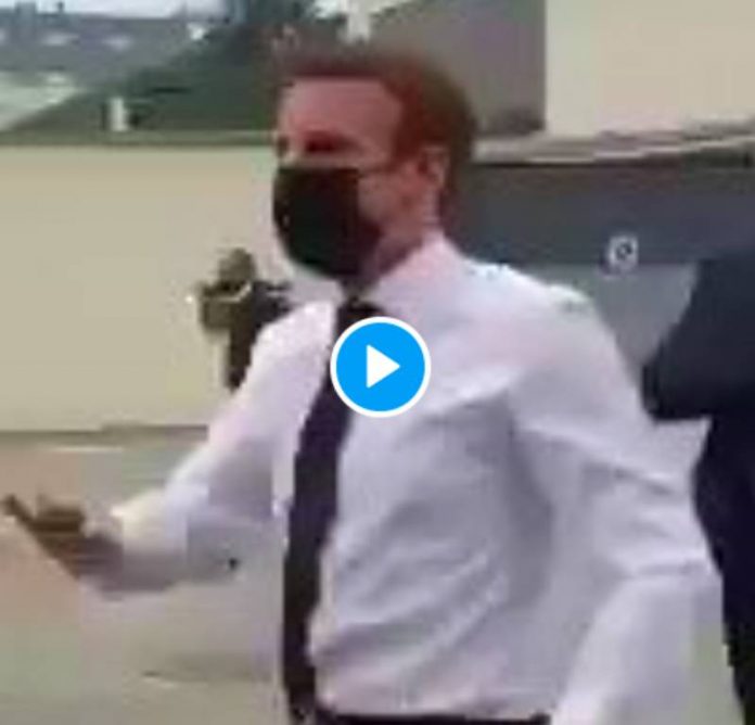 Emmanuel Macron giflé par un Français mécontent lors d’un déplacement - VIDEO