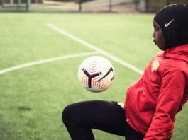 La Ligue nationale de football de Finlande offre des hijabs de sport pour encourager les jeunes musulmanes