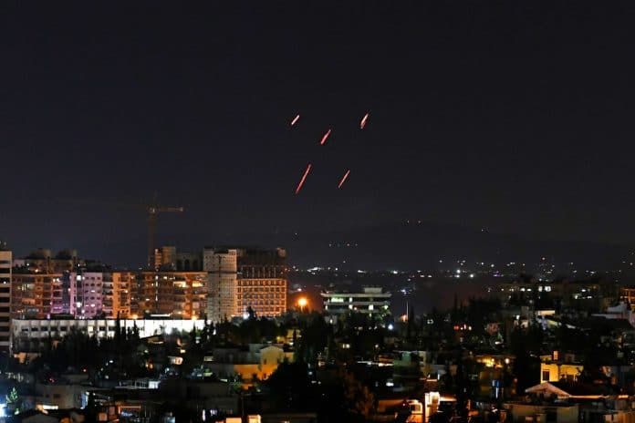 La Syrie affirme que des attaques aériennes israéliennes ont visé Damas