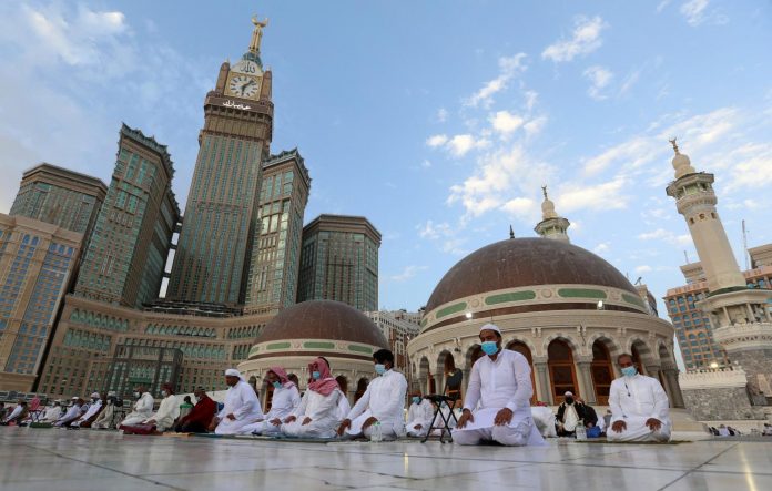 L’Arabie saoudite ordonne la baisse du volume des appels à la prière pour éviter « un bruit excessif »2