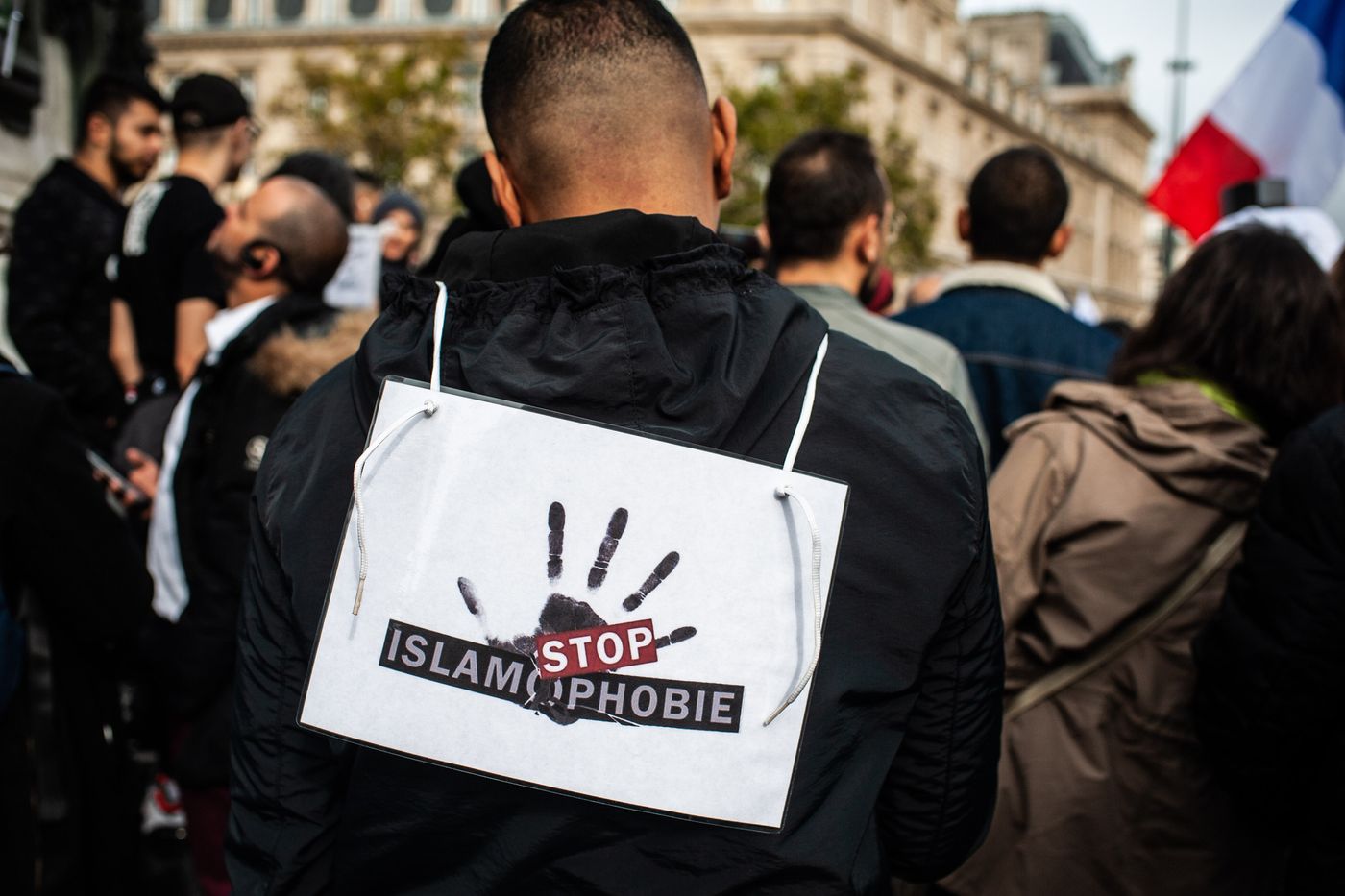 Исламофобия это. Исламофобия во Франции. Исламофобия стоп. Исламофобия в Европе. Антимигрант.