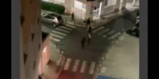 Noisy-le-Grand des policiers portent des coups de pieds et de poings à la tête d’un homme menotté - VIDEO