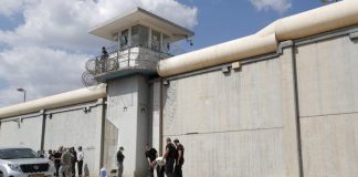 Un ex-prisonnier fait l'éloge des Palestiniens évadés de prison israélienne