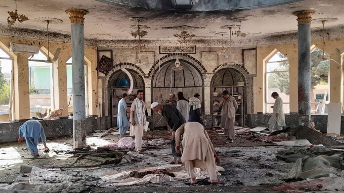Afghanistan - des terroristes de Daech se font exploser dans une mosquée