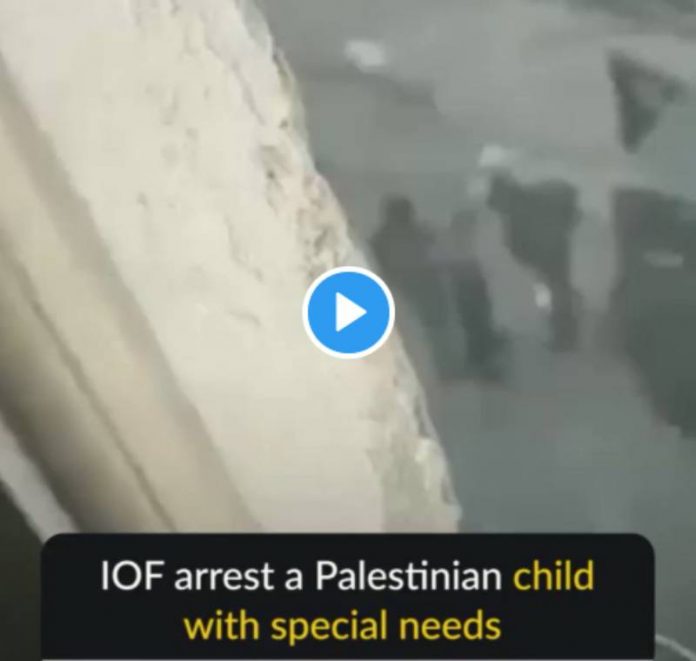 Cisjordanie des soldats israéliens humilient un enfant palestinien handicapé - VIDEO (1)