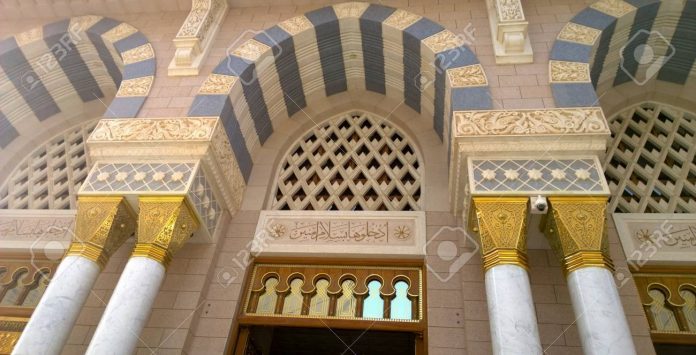 La-Riyad-Front-Expo-met-la-lumière-sur-lhistoire-des-deux-saintes-mosquées-et-du-patrimoine-islamique.jpeg