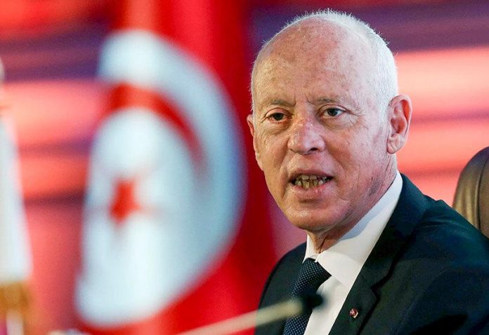 La Tunisie ferme une chaîne de télévision et une station de radio critiques envers le président2