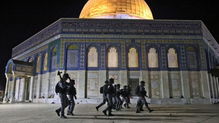 Les Palestiniens rejettent la décision israélienne sur la prière juive à Al-Aqsa