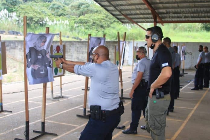 Panama - les policiers tirent sur des cibles arabes lors d'une formation organisée par Israël