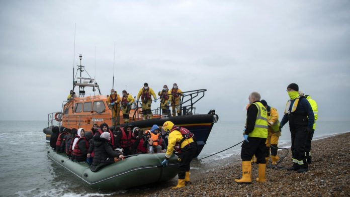 Calais - au moins 27 personnes mortes dans le naufrage d’une embarcation