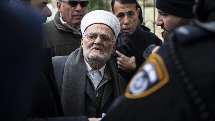 Israël prolonge l'interdiction de voyager de l'imam de la mosquée Al-Aqsa