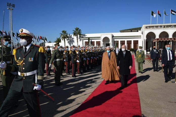Le président palestinien Mahmoud Abbas achève sa visite en Algérie