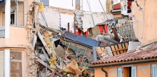 Sanary-sur-Mer - un immeuble s’effondre après une explosion, un mort et plusieurs blessés