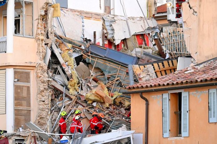 Sanary-sur-Mer - un immeuble s’effondre après une explosion, un mort et plusieurs blessés