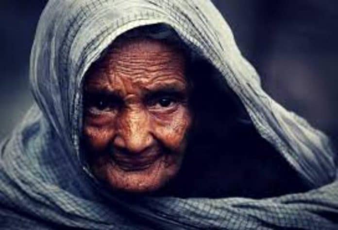 « J'ai toujours été curieuse » - une Indienne réalise son rêve d'apprendre à lire et écrire à 104 ans