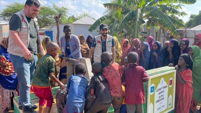 Des organisations caritatives turques fournissent des services de santé gratuits en Somalie