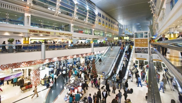 Des touristes israéliens accusés du vol d'un iPhone plaqué or à l'aéroport de Dubaï