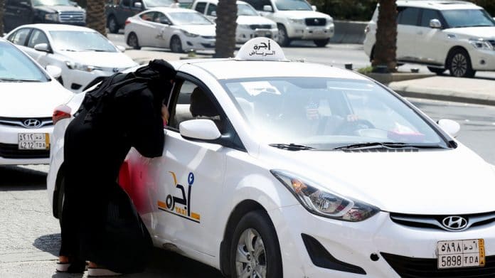 L'Arabie saoudite autorise les femmes à devenir chauffeurs de taxi